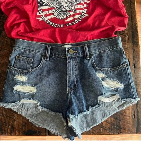 Amuse Society cut off shorts Size 28 - Picture 1 of 5